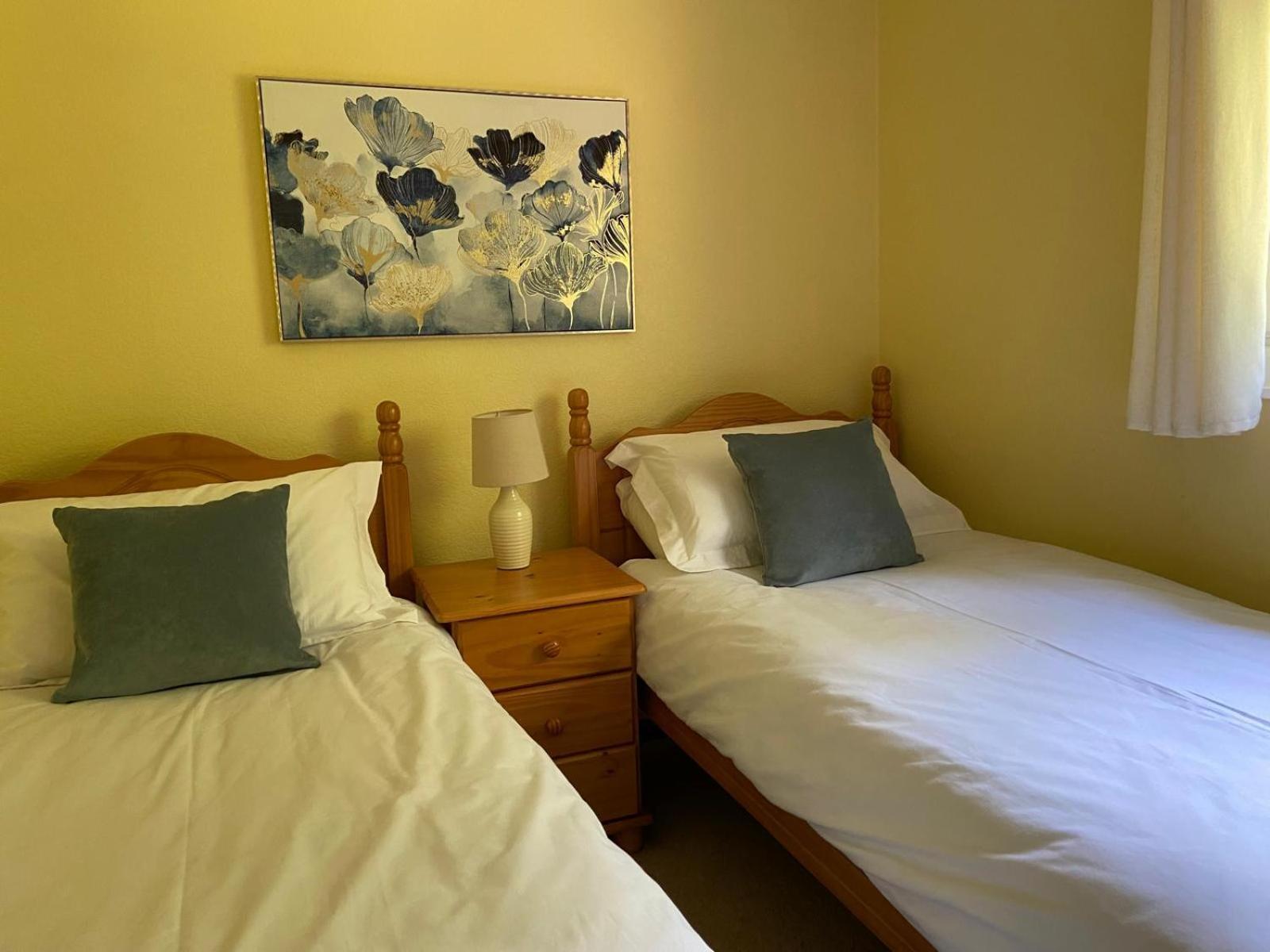 Chalet 64, Lakeside, Glan Gwna Holiday Park Карнарвон Экстерьер фото