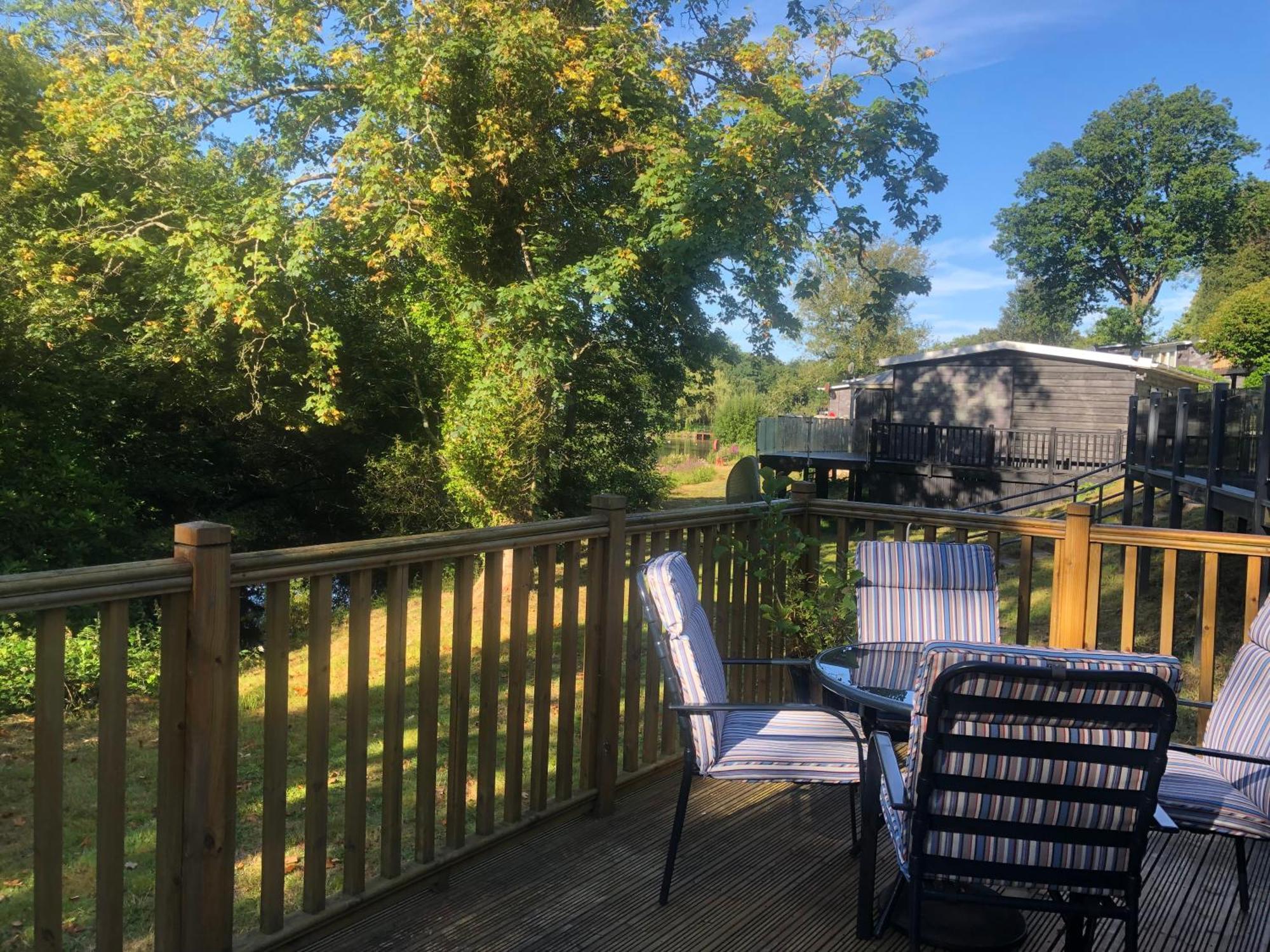 Chalet 64, Lakeside, Glan Gwna Holiday Park Карнарвон Экстерьер фото